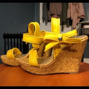 Yellow wedges